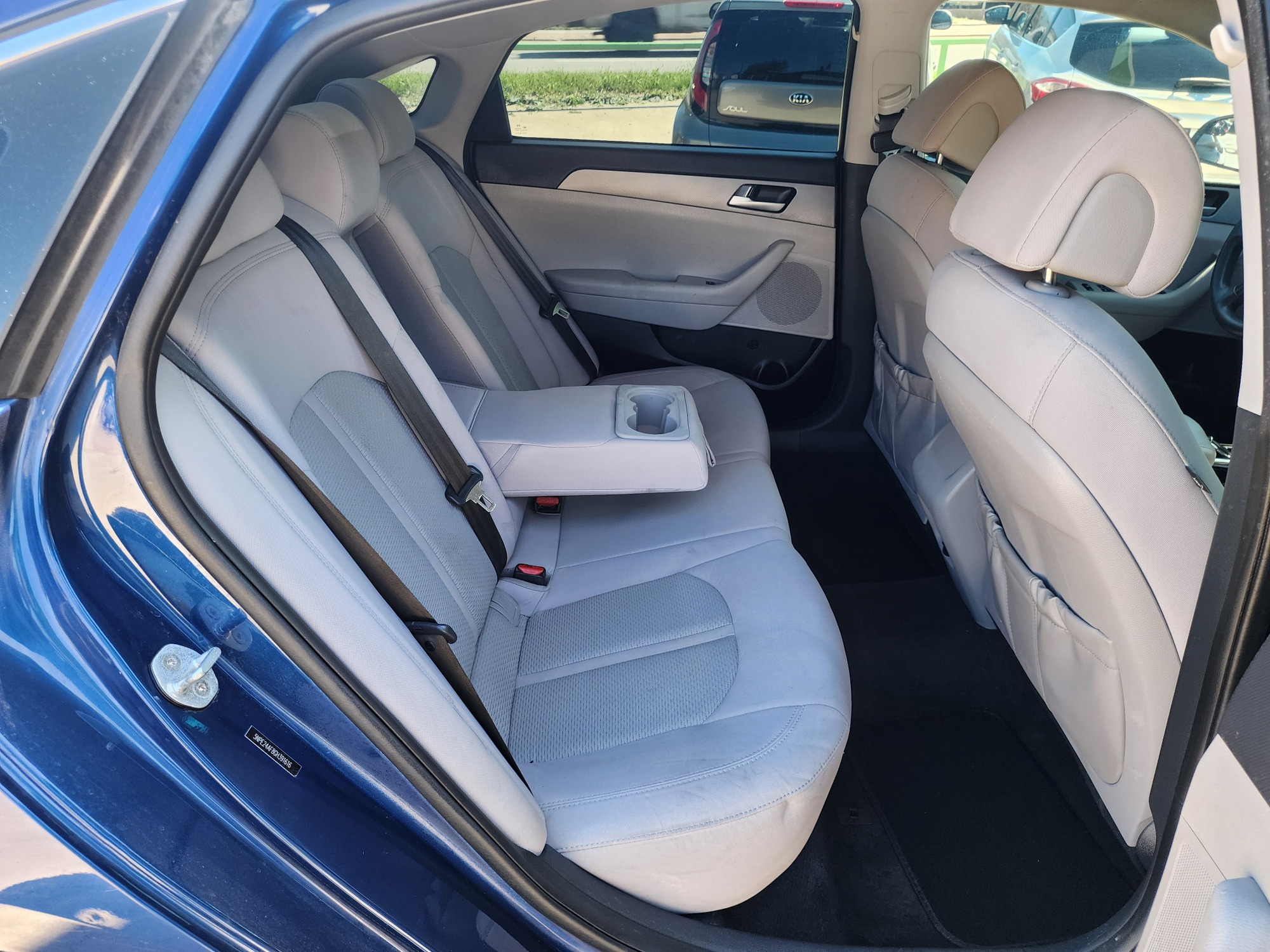 2016 BLUE Hyundai Sonata SE (5NPE24AF8GH) with an 2.4L L4 DOHC 16V engine, 7A transmission, located at 2660 S.Garland Avenue, Garland, TX, 75041, (469) 298-3118, 32.885387, -96.656776 - Photo #16
